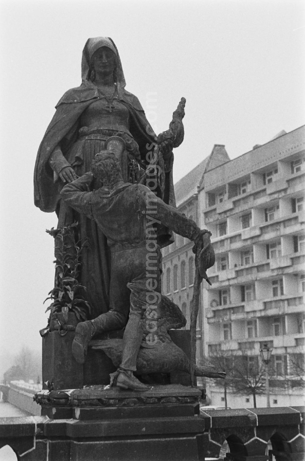 GDR photo archive: Berlin - Sculpture Heilige Gertraud auf der Bruestung der Gertraudenbruecke in the district Mitte in Berlin, the former capital of the GDR, German Democratic Republic