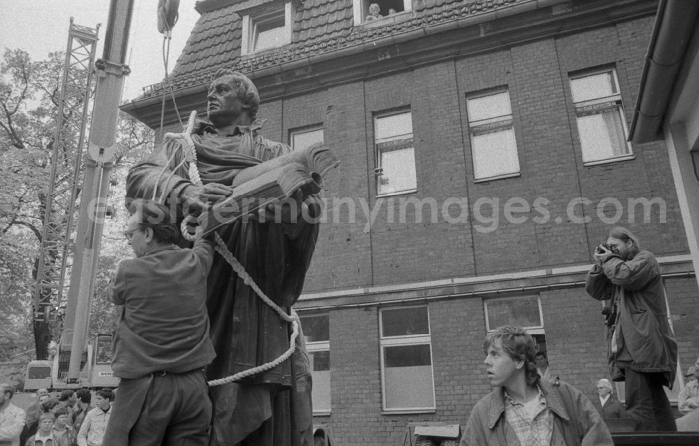 Berlin: Sculpture of the Martin Luther Monument during the re-erection on Karl-Liebknecht-Strasse in the Mitte district of East Berlin in the area of the former GDR, German Democratic Republic
