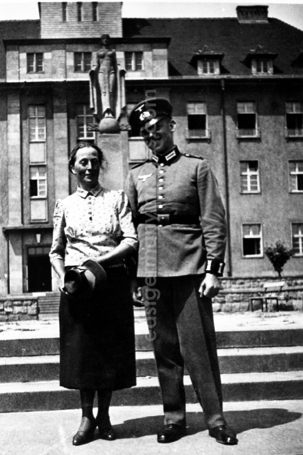GDR photo archive: Leuna - A soldier of the armed forces with his friend / woman in Leuna in the federal state Saxony-Anhalt in Germany