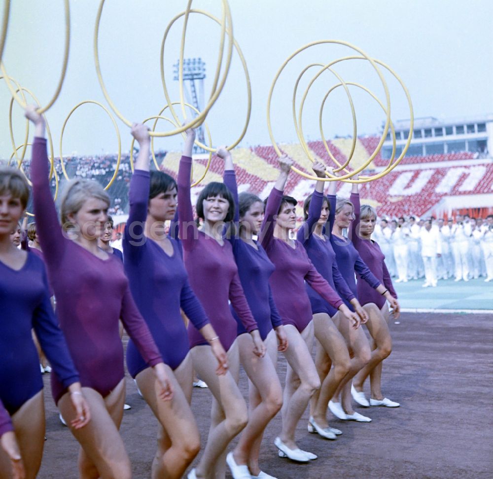 GDR image archive: Leipzig - Athletes at the opening ceremony in Leipzig's Central Stadium during the V. Gymnastics and Sports Festival of the GDR in Leipzig in the state Saxony on the territory of the former GDR, German Democratic Republic