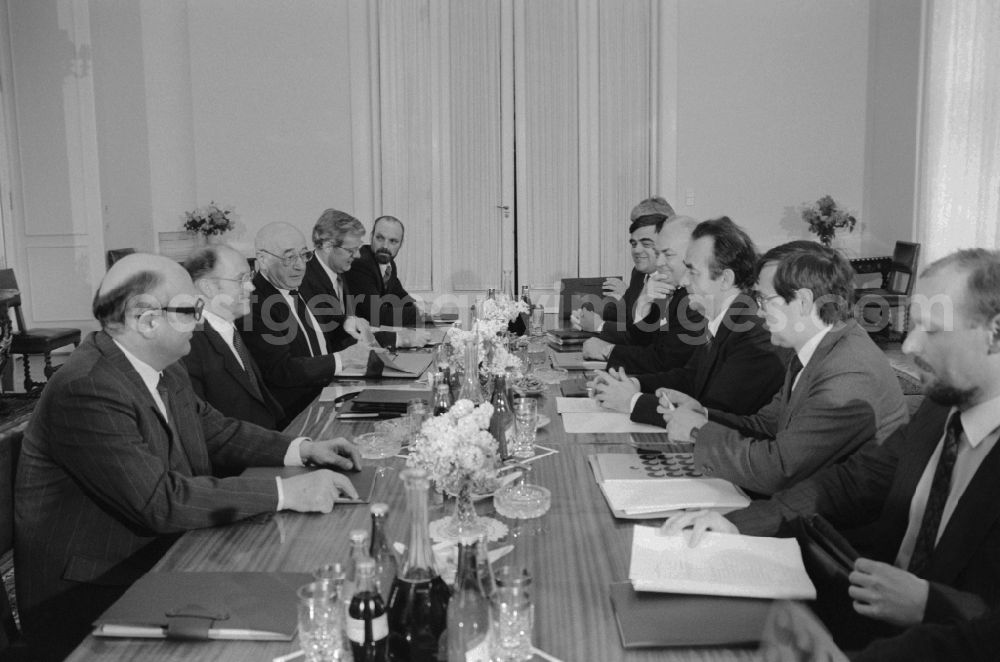 GDR photo archive: Prag - Erich Honecker (1912 - 1994), general secretary of the Central Committee of the SED Central Committee Socialist Unity Party and Chairman of the State Council official visit during a state visit in Prague in Czechoslovakia / Czech Republic