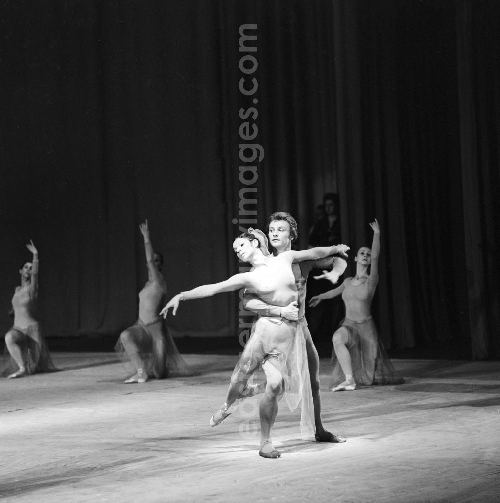 GDR image archive: Berlin - The State Opera Ballet at rehearsals in Berlin, the former capital of the GDR, German Democratic Republic