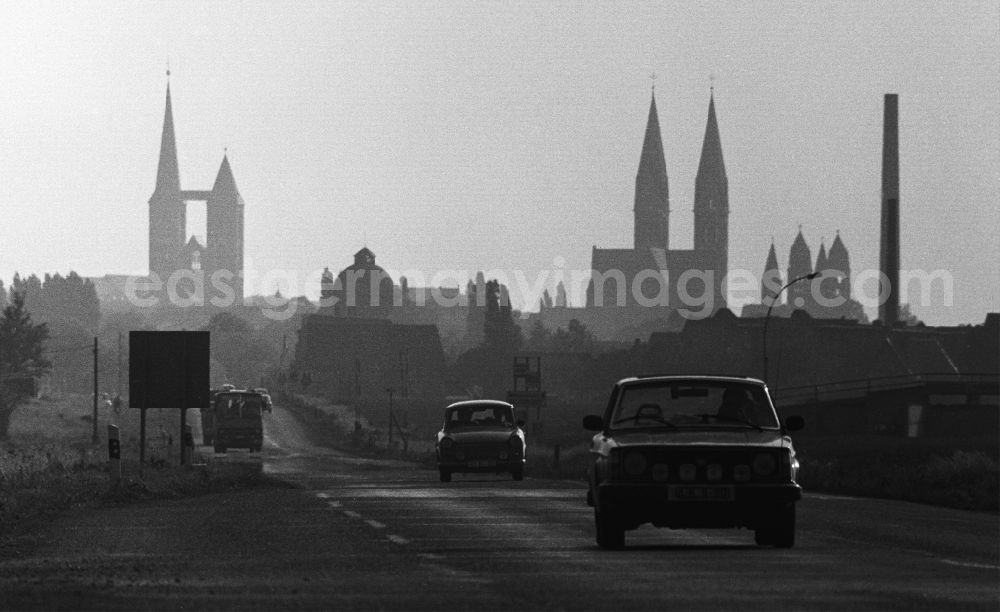 GDR photo archive: Halberstadt - Passenger Cars - Motor Vehicles in Road Traffic auf der Magdeburger Chaussee in Halberstadt in the state Saxony-Anhalt on the territory of the former GDR, German Democratic Republic