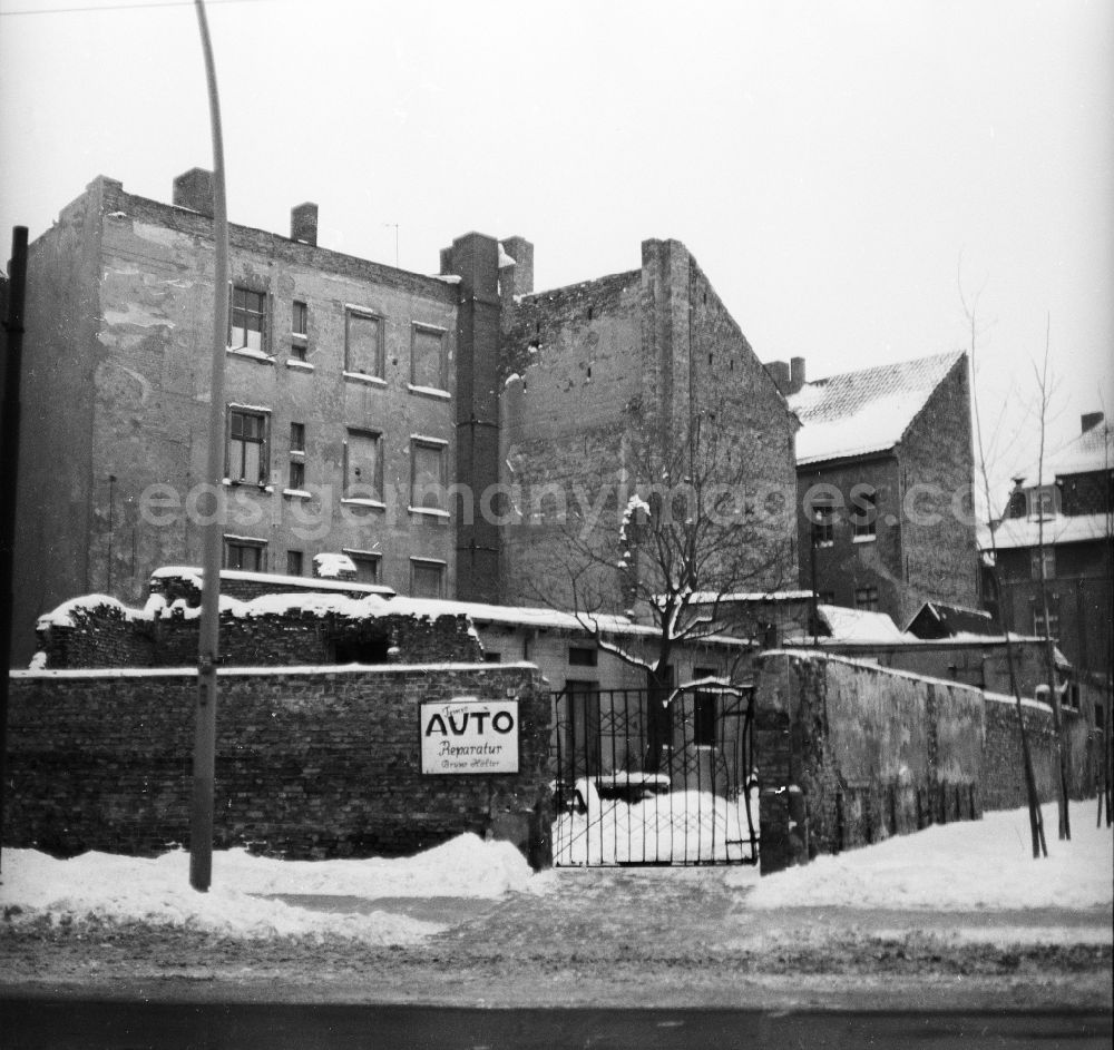 GDR photo archive: Berlin - Town views in winter of Berlin, the former capital of the GDR, German democratic republic