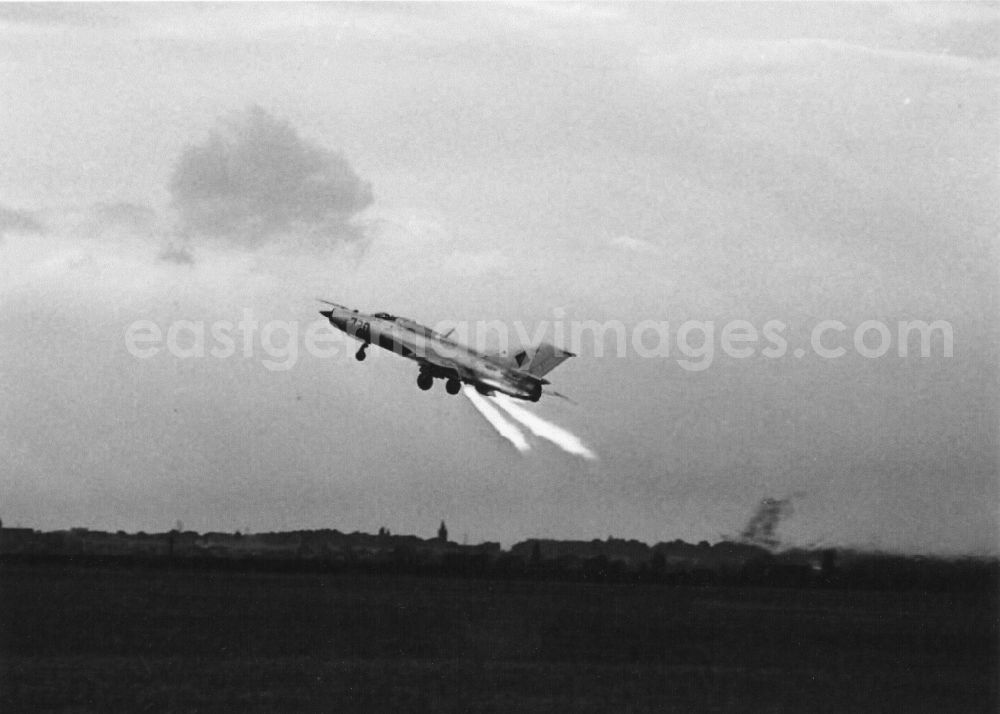 Magdeburg: Takeoff of a MiG-21SPS with the tactical identification 73