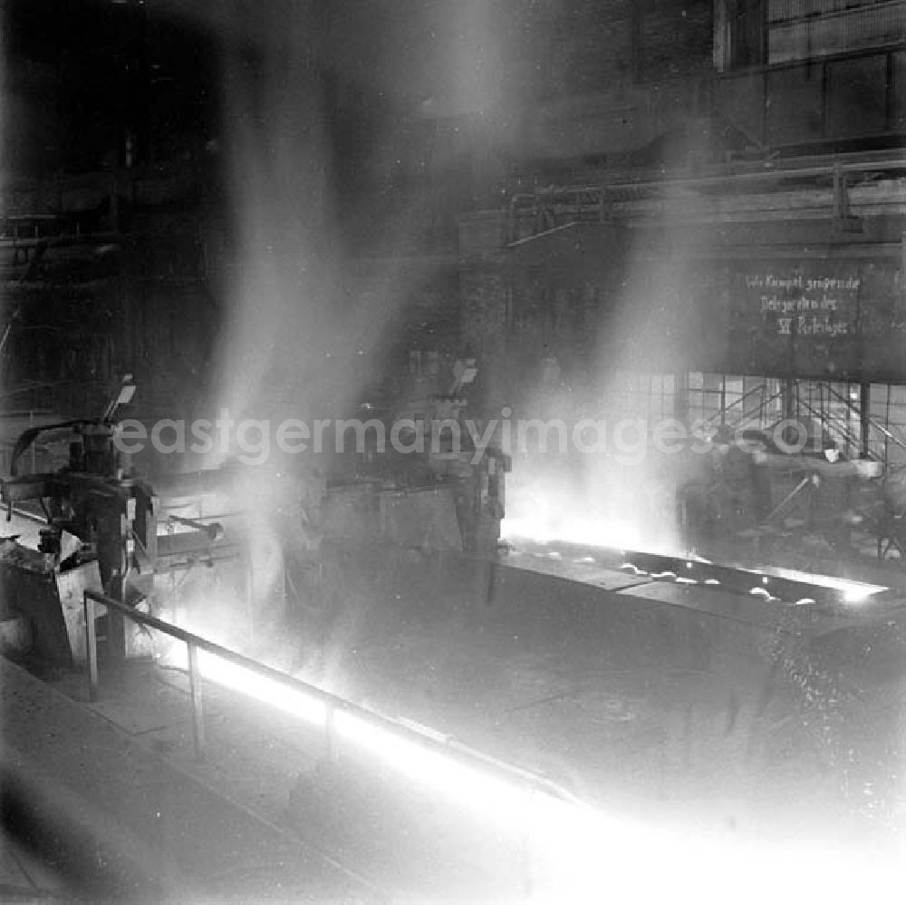 GDR image archive: Finow - Auslauf aus einer Stranggießanlage im VEB Walzwerk Finow.