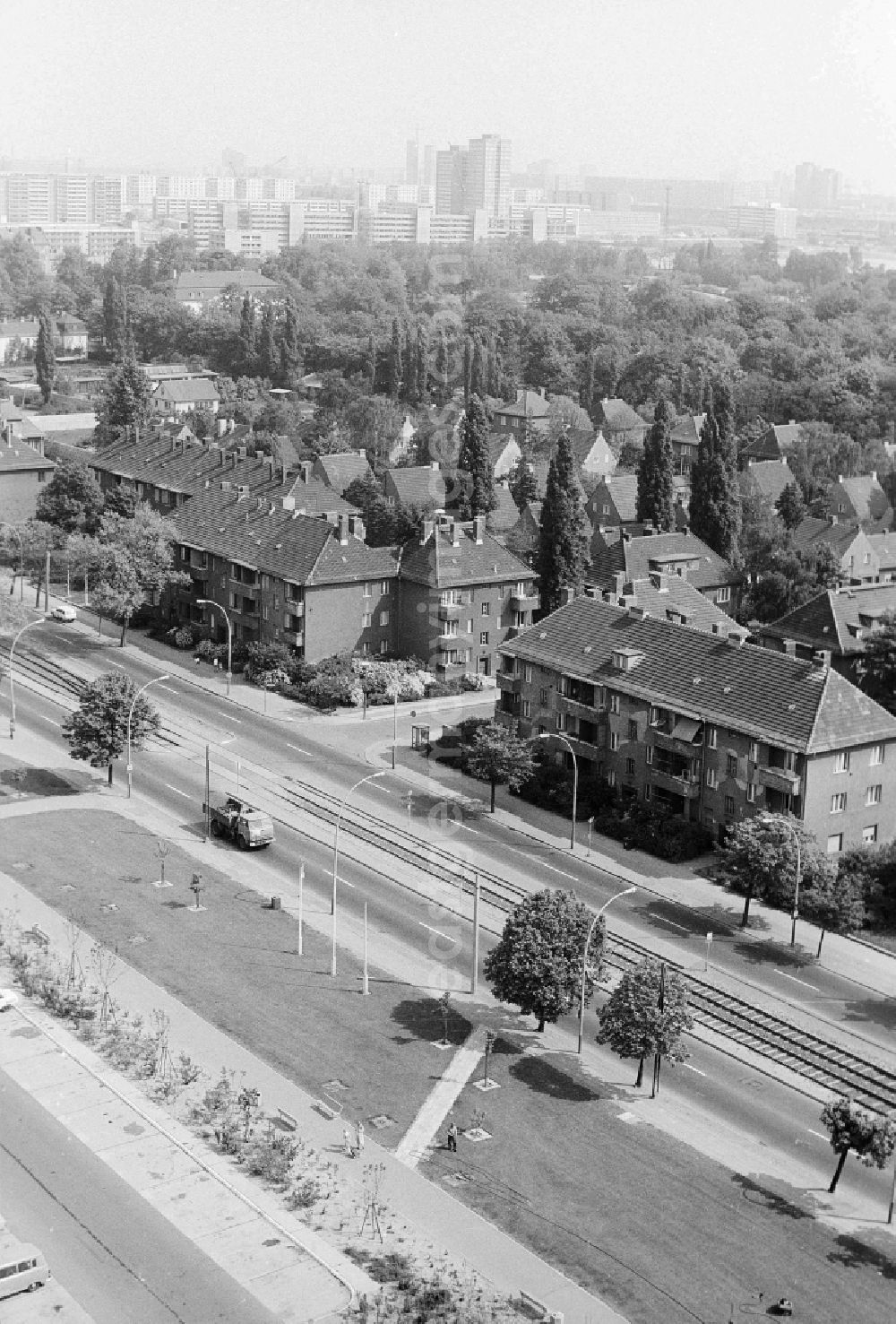 GDR image archive: Berlin - Street Am Tierpark in the district bright mountain in Berlin, the former capital of the GDR, German democratic republic