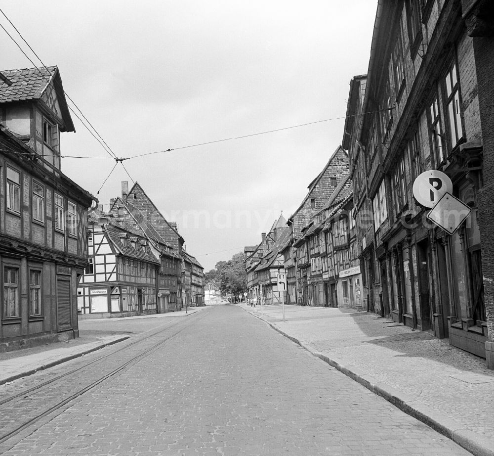 GDR photo archive: Halberstadt - Traffic situation in the street area Groeperstrasse in Halberstadt in the state Saxony-Anhalt on the territory of the former GDR, German Democratic Republic