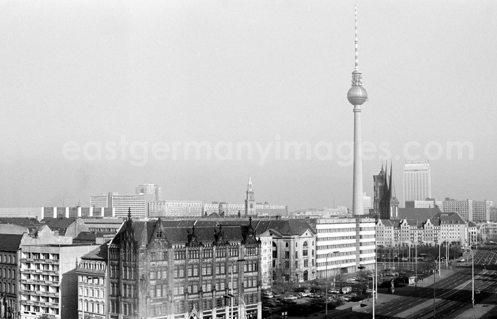 GDR picture archive: Berlin - Traffic situation in the street area on street Bruederstrasse - Scharrenstrasse - Breite Strasse in the district Mitte in Berlin Eastberlin on the territory of the former GDR, German Democratic Republic