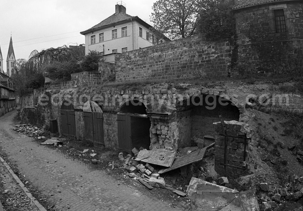GDR image archive: Halberstadt - Masonry structure as a retaining wall to the plateau Peterstreppe in Halberstadt in the state Saxony-Anhalt on the territory of the former GDR, German Democratic Republic