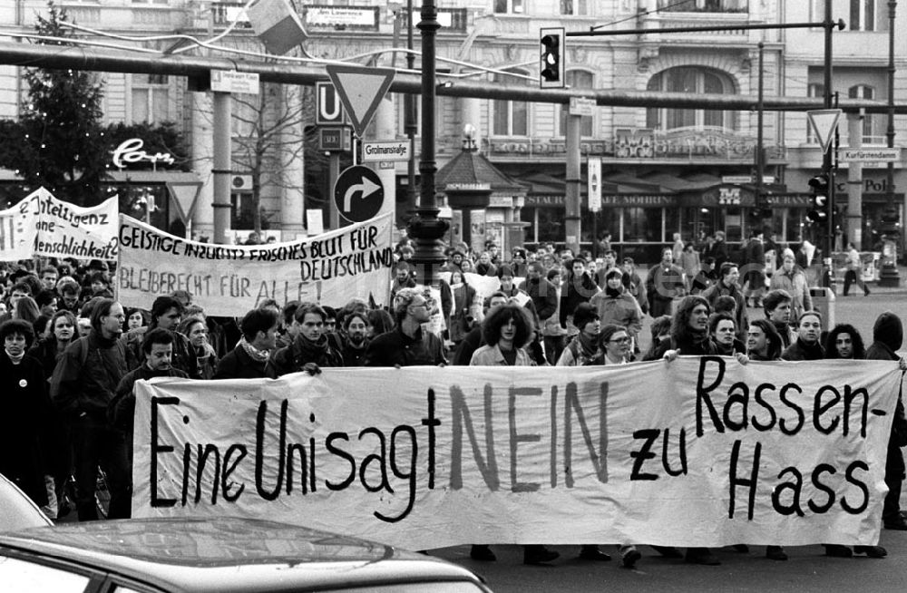 Berlin: Studentendemo gegen Rassismus 16.12.92