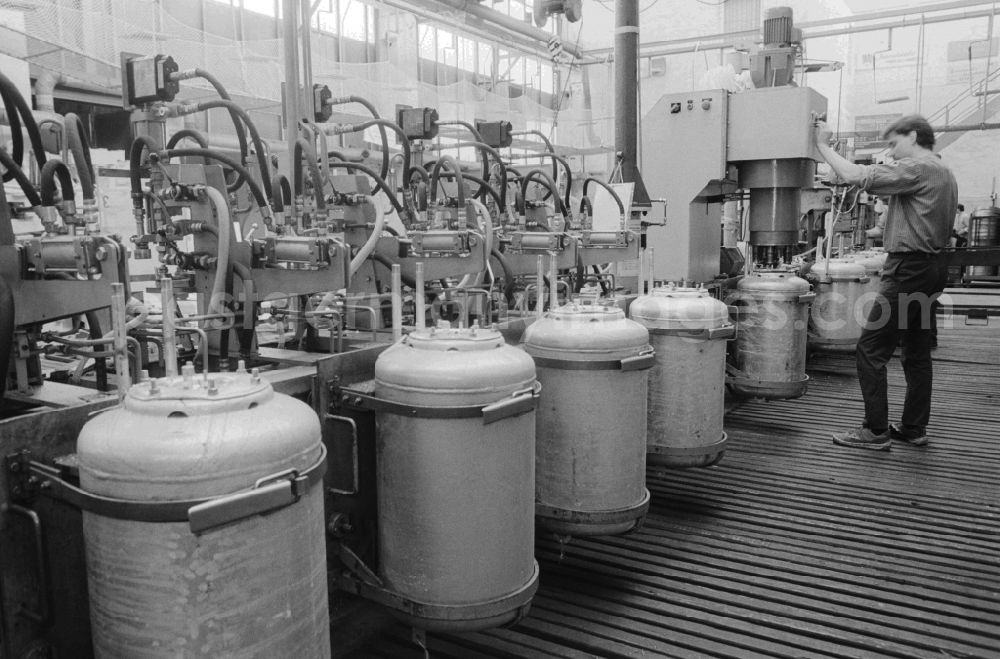 GDR photo archive: Hennigsdorf - Plant and production equipment for the production of hot water systems in LEW Hennigsdorf in Hennigsdorf in Brandenburg on the territory of the former GDR, German Democratic Republic