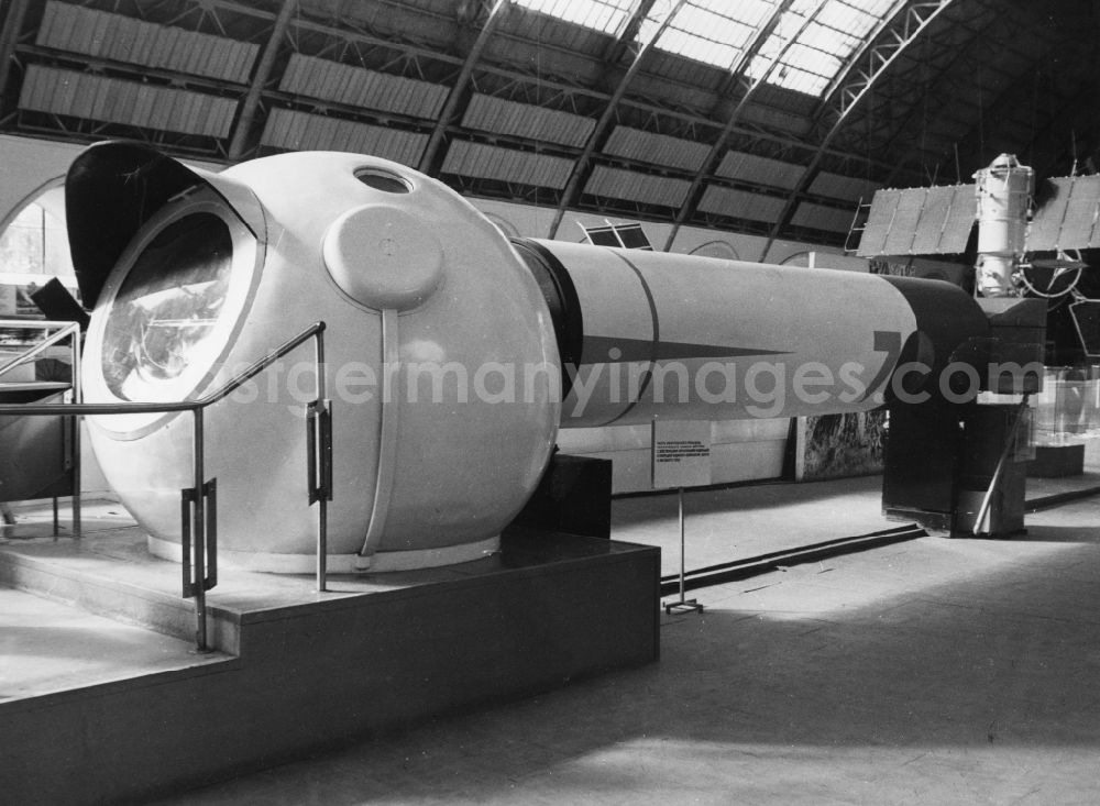 GDR picture archive: Moskau - Parts of the centrifuge of Vostok-1 in Moscow in Russia
