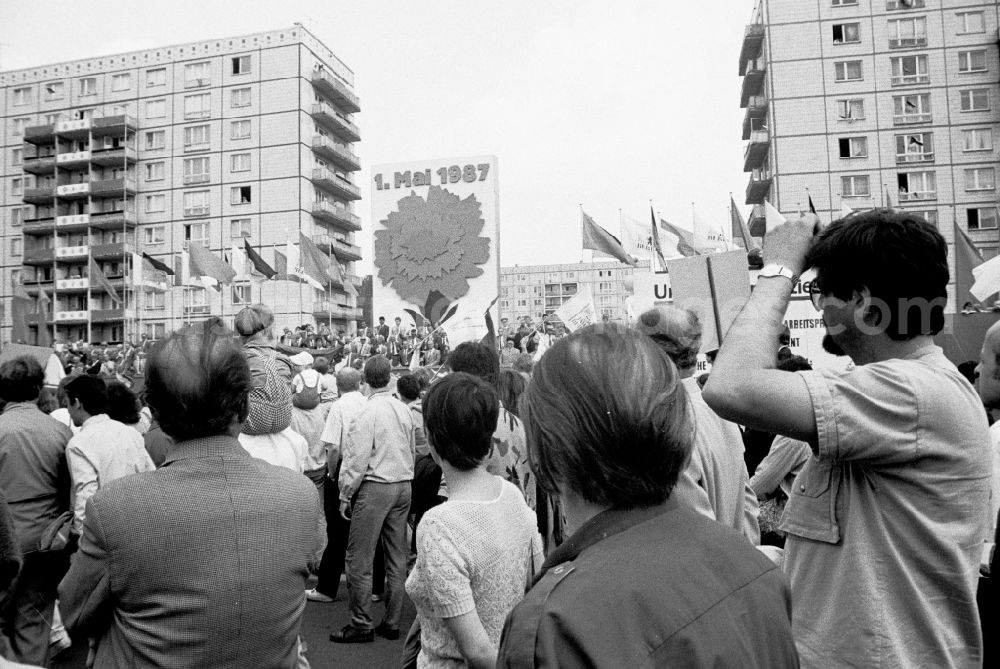Berlin: Participants of the May 1st demonstration on Karl-Marx-Allee (Stalinallee) in the city center in the Mitte district of Berlin East Berlin in the territory of the former GDR, German Democratic Republic