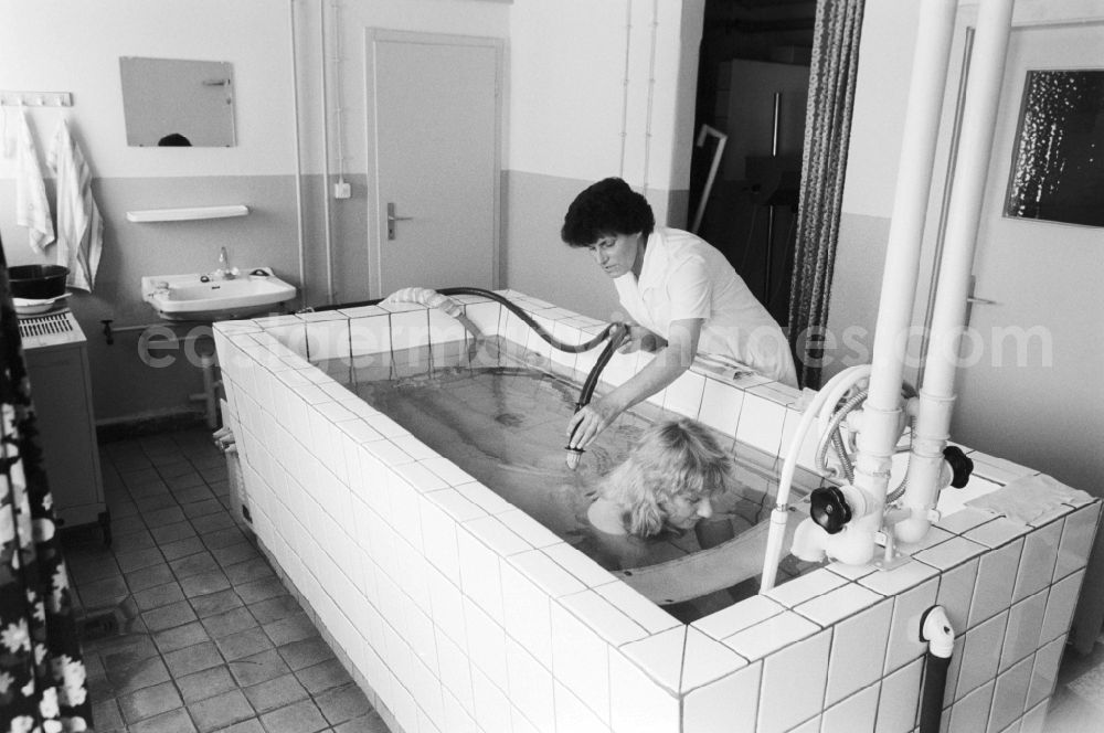 GDR picture archive: Malchow - Therapeutic underwater massages in Malchow in Mecklenburg-Western Pomerania in the field of the former GDR, German Democratic Republic