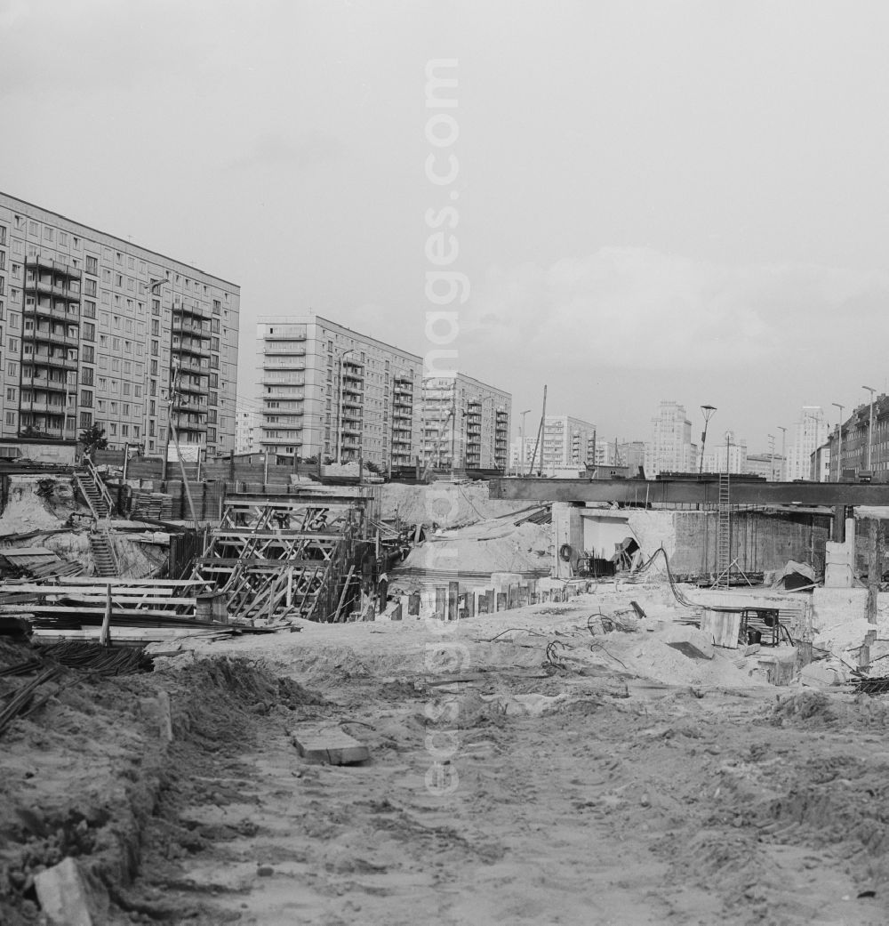 GDR picture archive: Berlin - Mitte - Public Works for the subway and car tunnel at Alexanderplatz in Berlin - Mitte