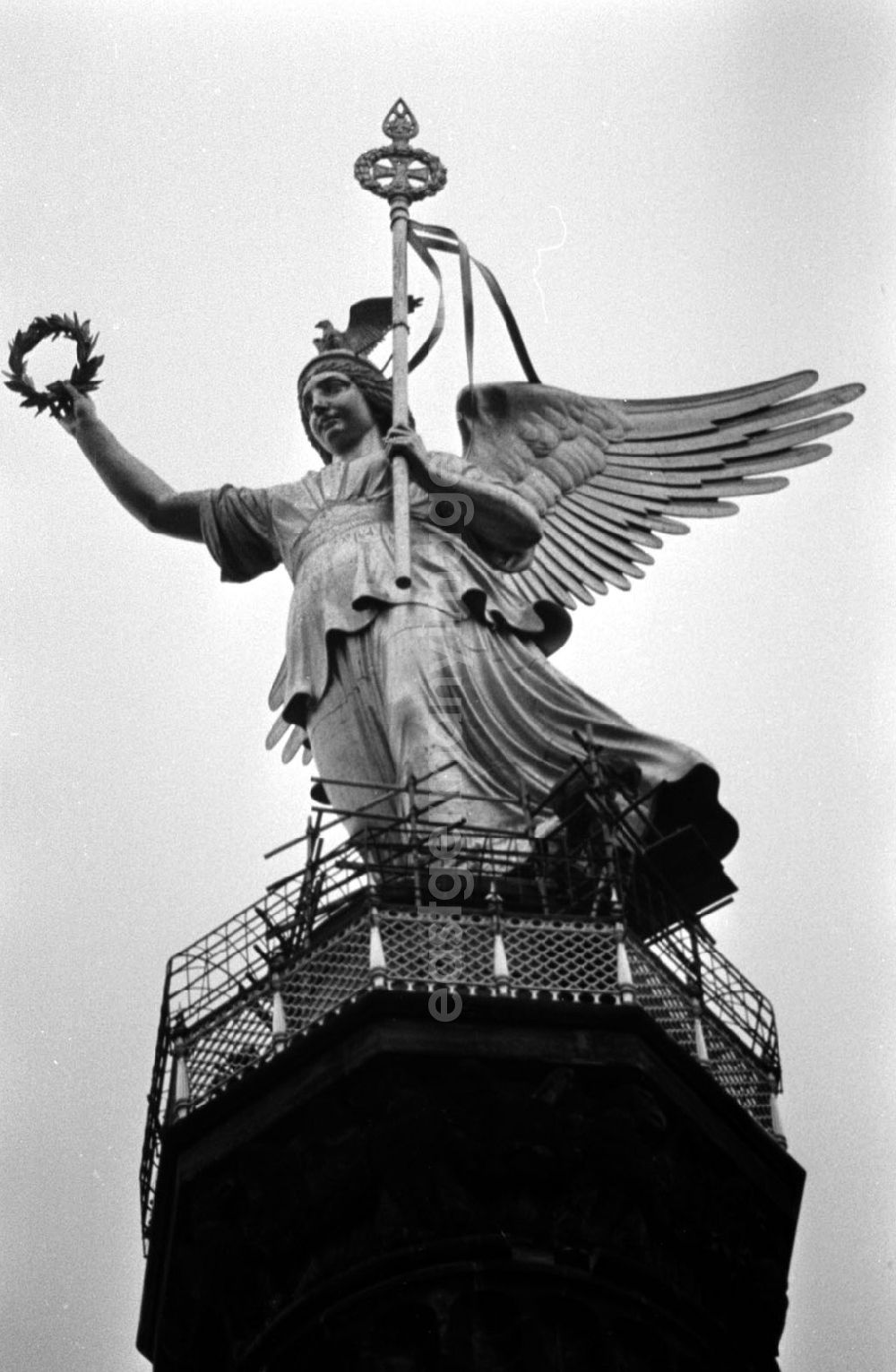 GDR photo archive: Berlin-Tiergarten - Tiergarten - Berlin Siegessäule 21.