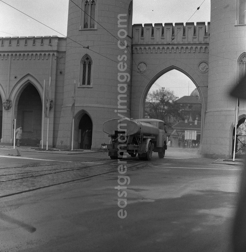 GDR image archive: Potsdam - Sight and gate monument Nauener Tor in the district Innenstadt in Potsdam in the state Brandenburg on the territory of the former GDR, German Democratic Republic