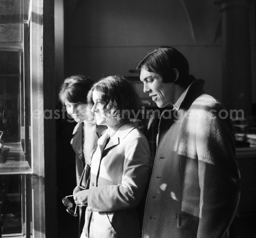 GDR photo archive: Dresden - Tourists / Visitors to the Dresden Transport Museum in Dresden in the federal state of Saxony on the territory of the former GDR, German Democratic Republic