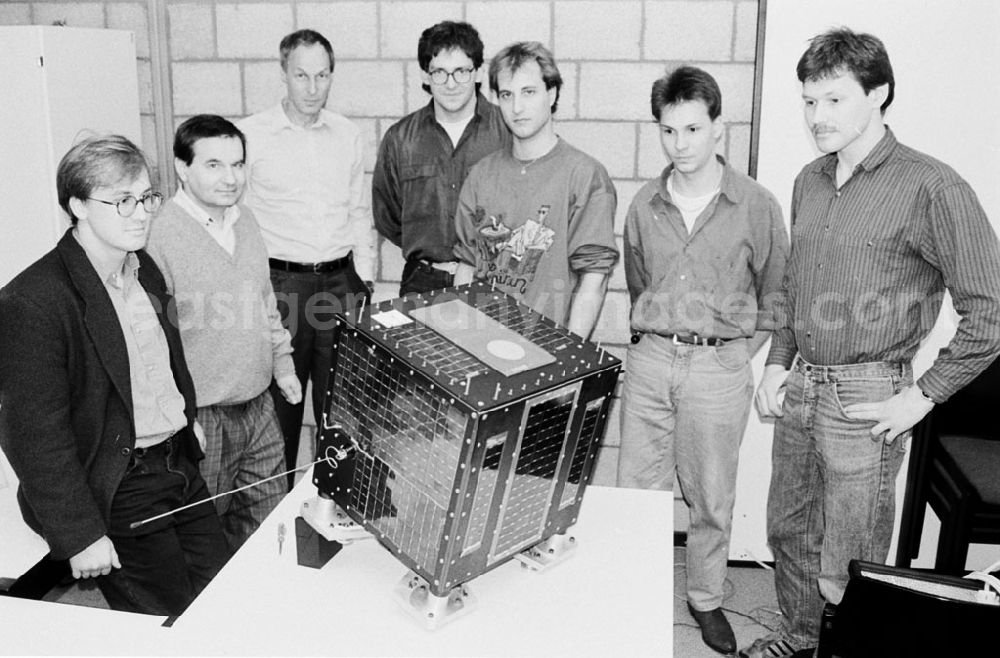 GDR photo archive: - TUBSAT-Satellit Umschlagnummer: 7323