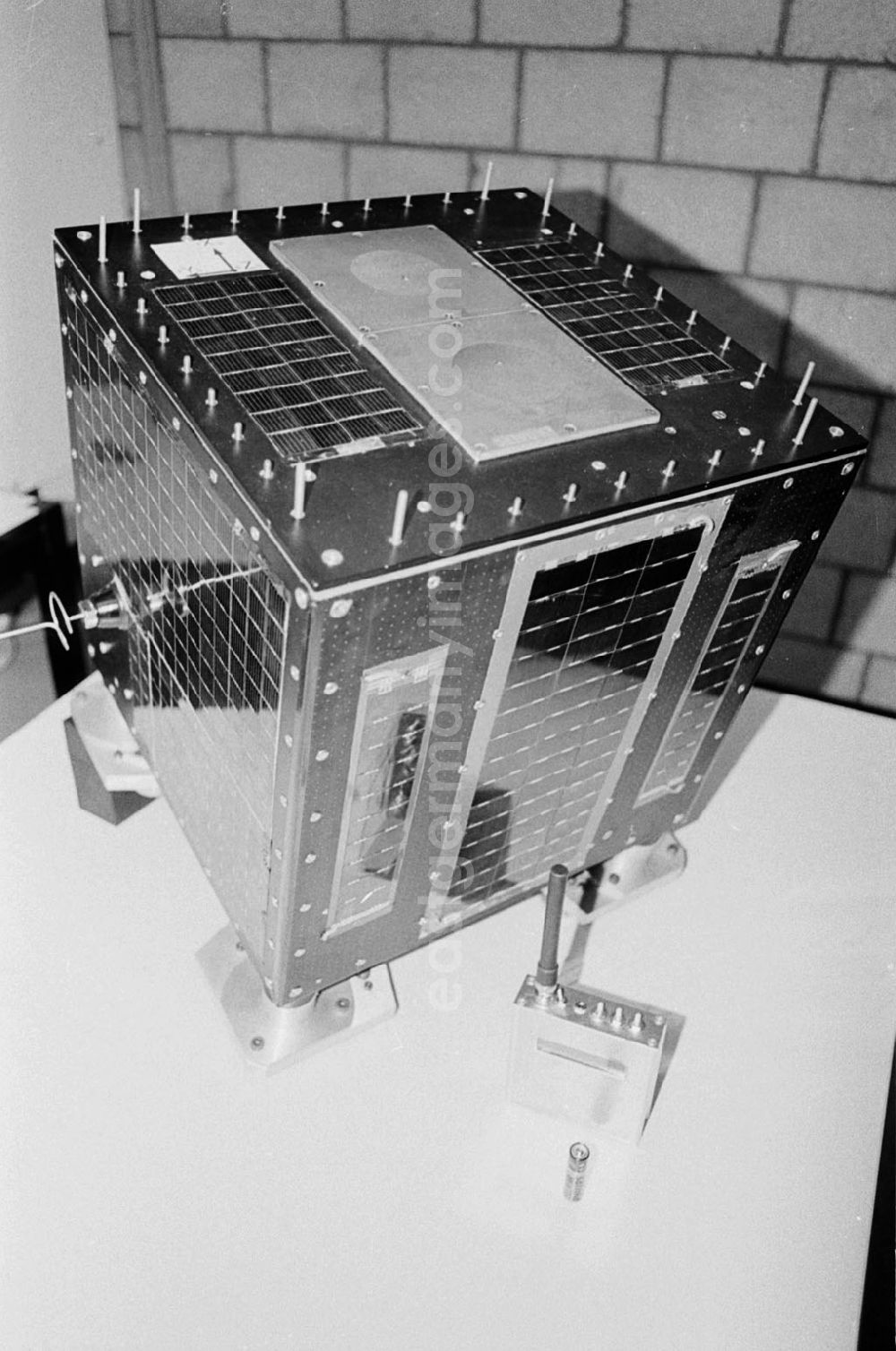 GDR image archive: - TUBSAT-Satellit Umschlagnummer: 7323