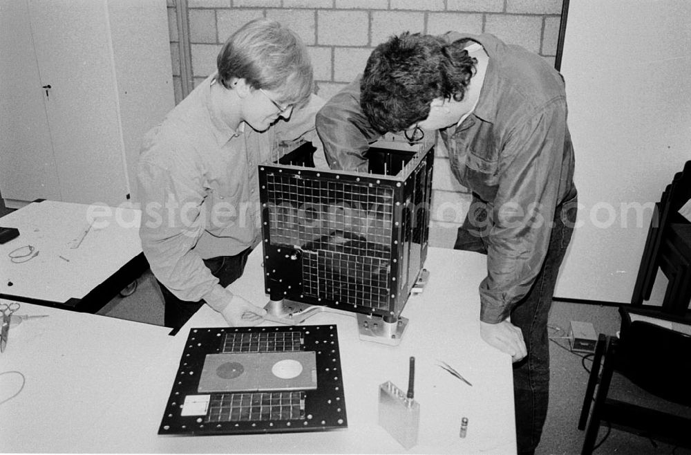 GDR photo archive: - TUBSAT-Satellit Umschlagnummer: 7323