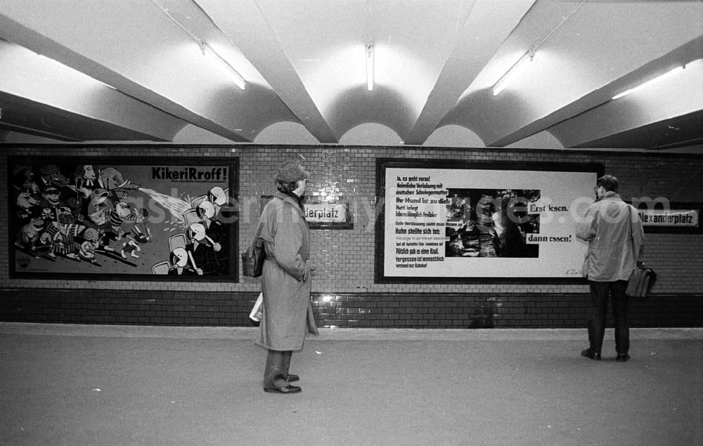 GDR photo archive: - U-Bahnkunst am Alex Umschlag:7256
