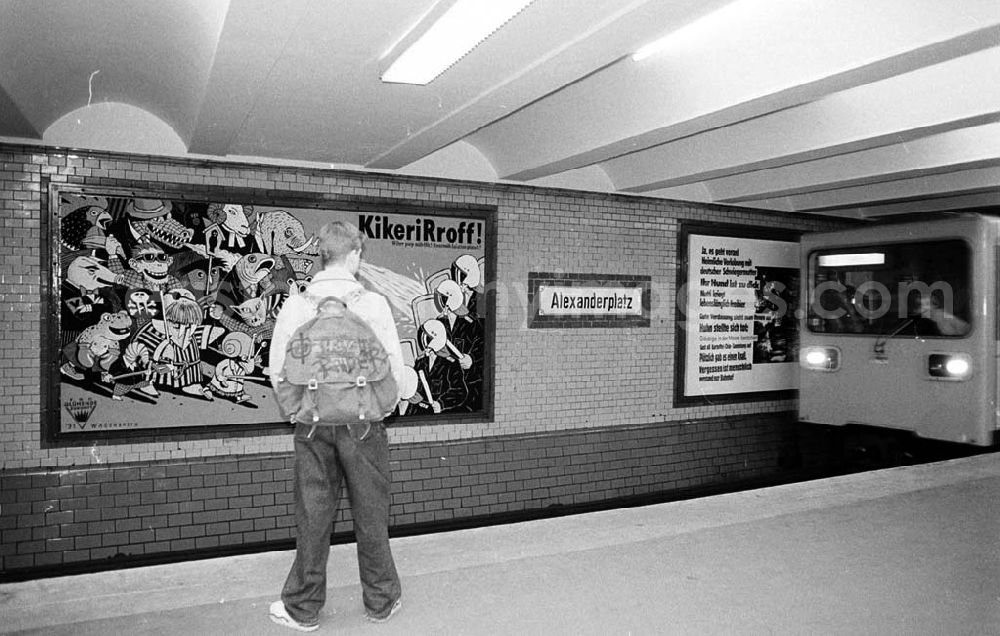 GDR picture archive: - U-Bahnkunst am Alex Umschlag:7256