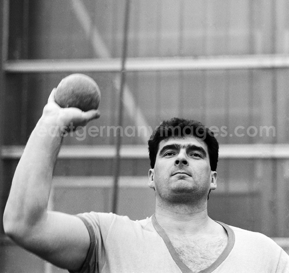 GDR picture archive: Potsdam - Udo Beyer - DDR Olympic champion in the shot put in Potsdam in Brandenburg on the territory of the former GDR, German Democratic Republic