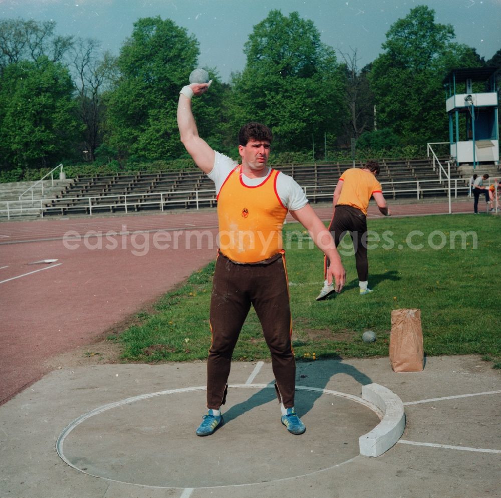 GDR photo archive: Frankfurt / Oder - Udo Beyer is a former German track and field athlete. In 1976 he was for the GDR Olympic champion in the shot put
