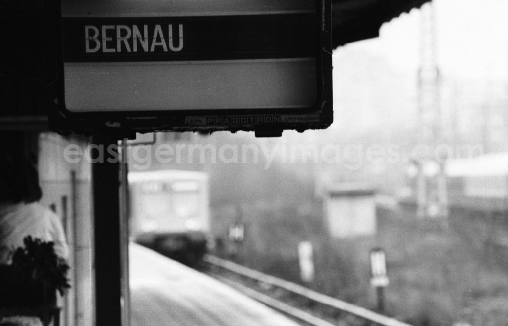 GDR photo archive: Berlin - Umschlag 1992_954