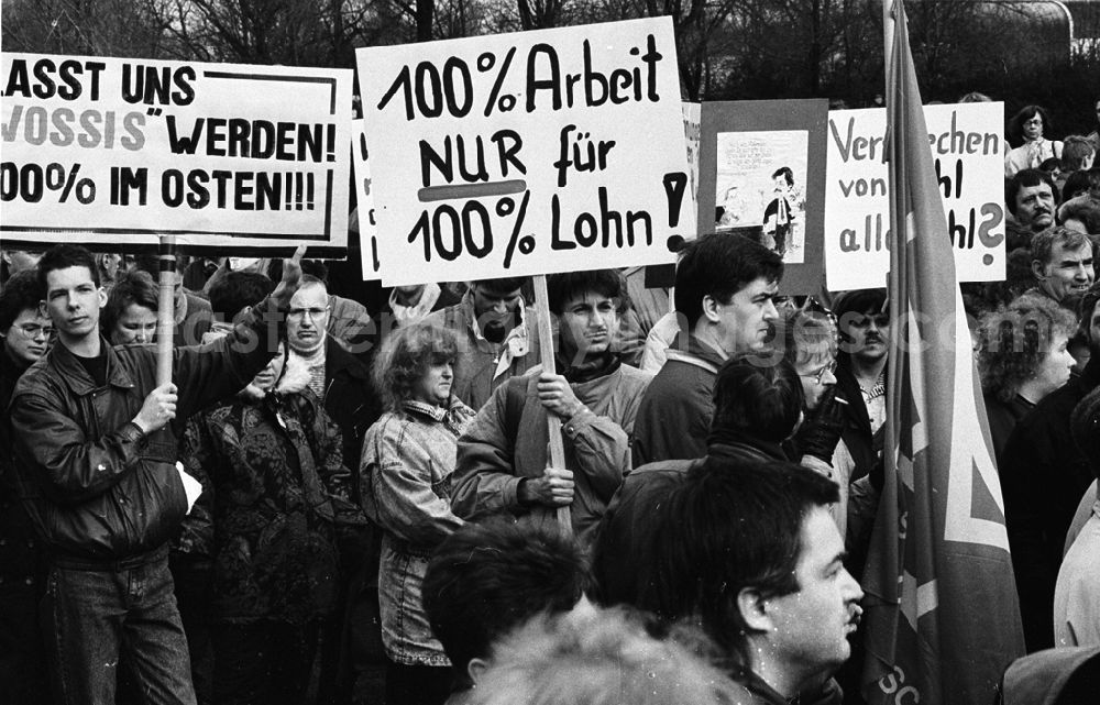 GDR image archive: Berlin / Tiergarten - Umschlag 1992_955