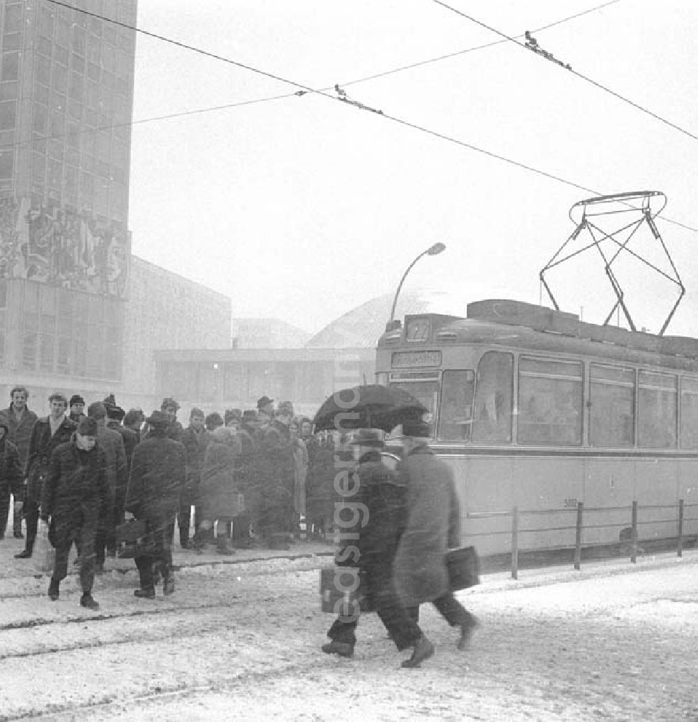GDR photo archive: Berlin - Umschlagsnr.: 1966-43