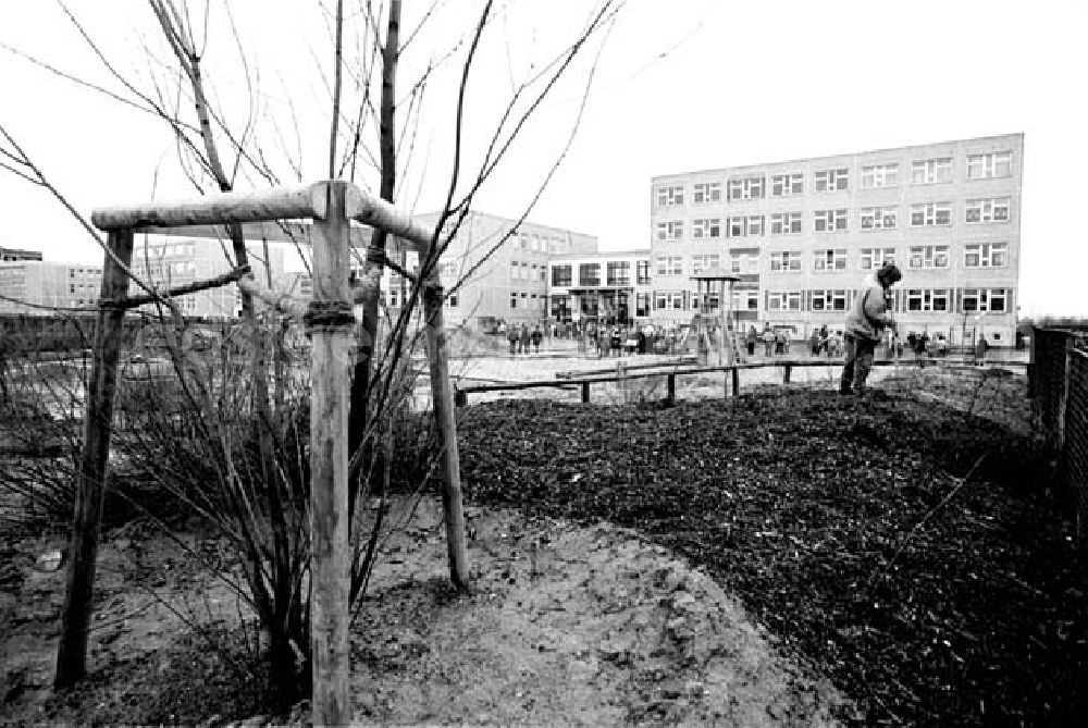 Berlin: 9. Grundschule Hellersdorf 27.