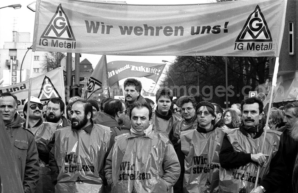 GDR photo archive: Mariendorf - Umschlagsnr.: 1994-28