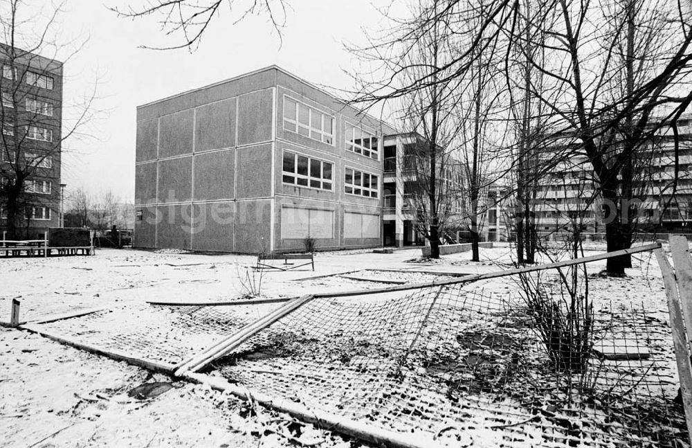 GDR image archive: Berlin - Geschlossene 27. Kindertagesstätte Marzahn 29.