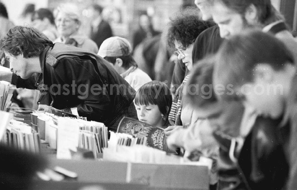 GDR photo archive: Berlin - Umschlagsnr.: 1993-1