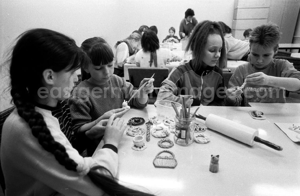 GDR image archive: Schorfheide - Umweltgeschädigte Kinder aus Tschernobyl und Deutschland am Werbellinsee Umschlagnummer: 7139
