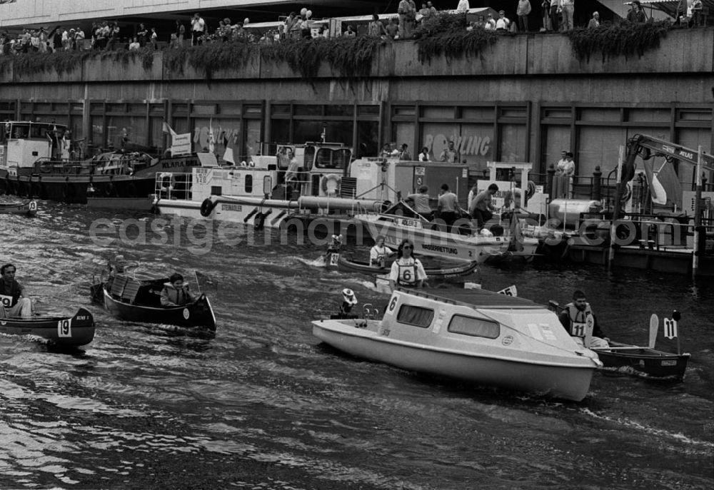 GDR photo archive: - Umwelttag Solarboot-Cup Umschlagnummer: 751