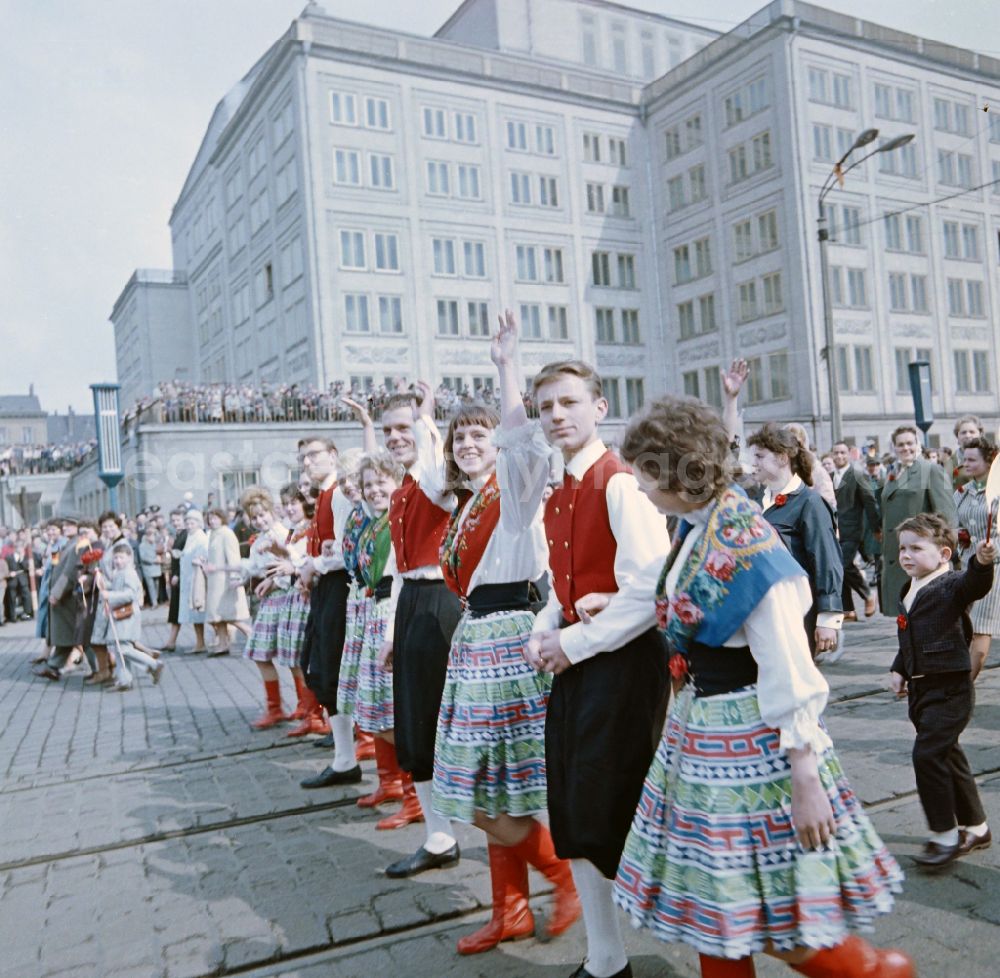 GDR photo archive: Leipzig - Men and women in traditional clothing during the celebrations of the 1st of May 1964 in the district Mitte in Leipzig in the state Saxony on the territory of the former GDR, German Democratic Republic