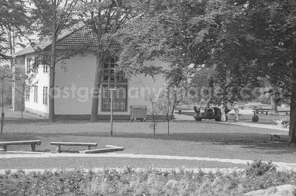 GDR picture archive: Joachimsthal - Lodging house on the area of the pioneer's republic Wilhelm Pieck in the Werbellin lake in Joachimsthal in the federal state Brandenburg in the area of the former GDR, German democratic republic