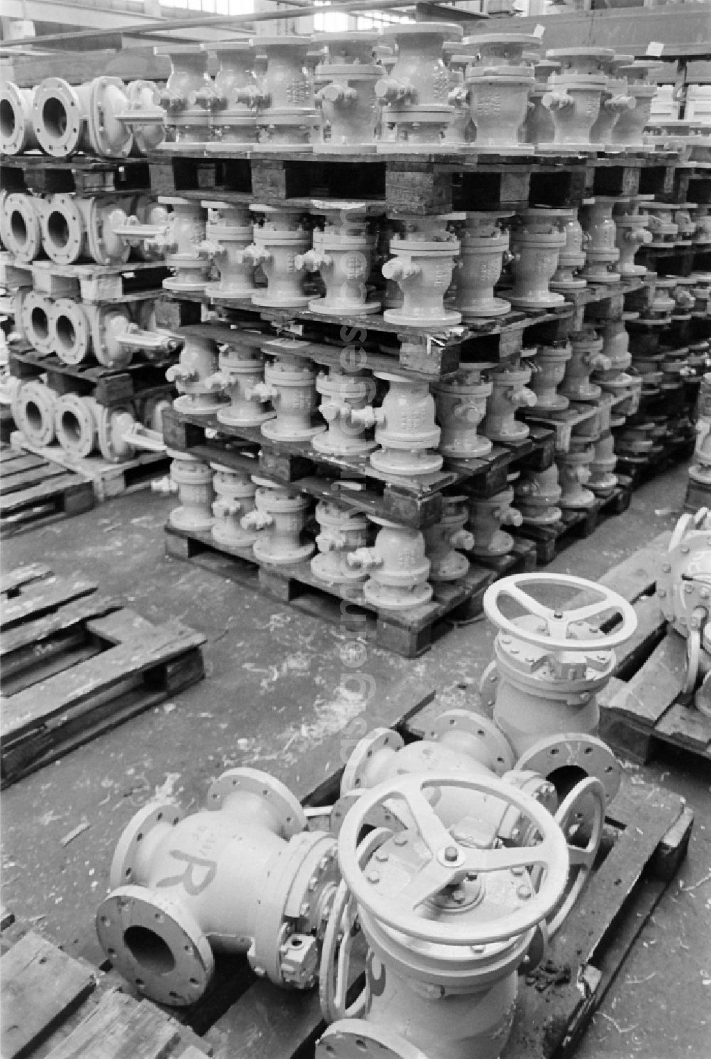 GDR picture archive: Prenzlau - Nationally owned enterprise valves and fittings factory VEB Armaturenwerk in Prenzlau in the state Brandenburg on the territory of the former GDR, German Democratic Republic