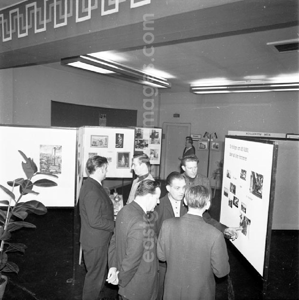 GDR photo archive: Berlin - Oktober 1969 VEB Ausbau-Ausstellung