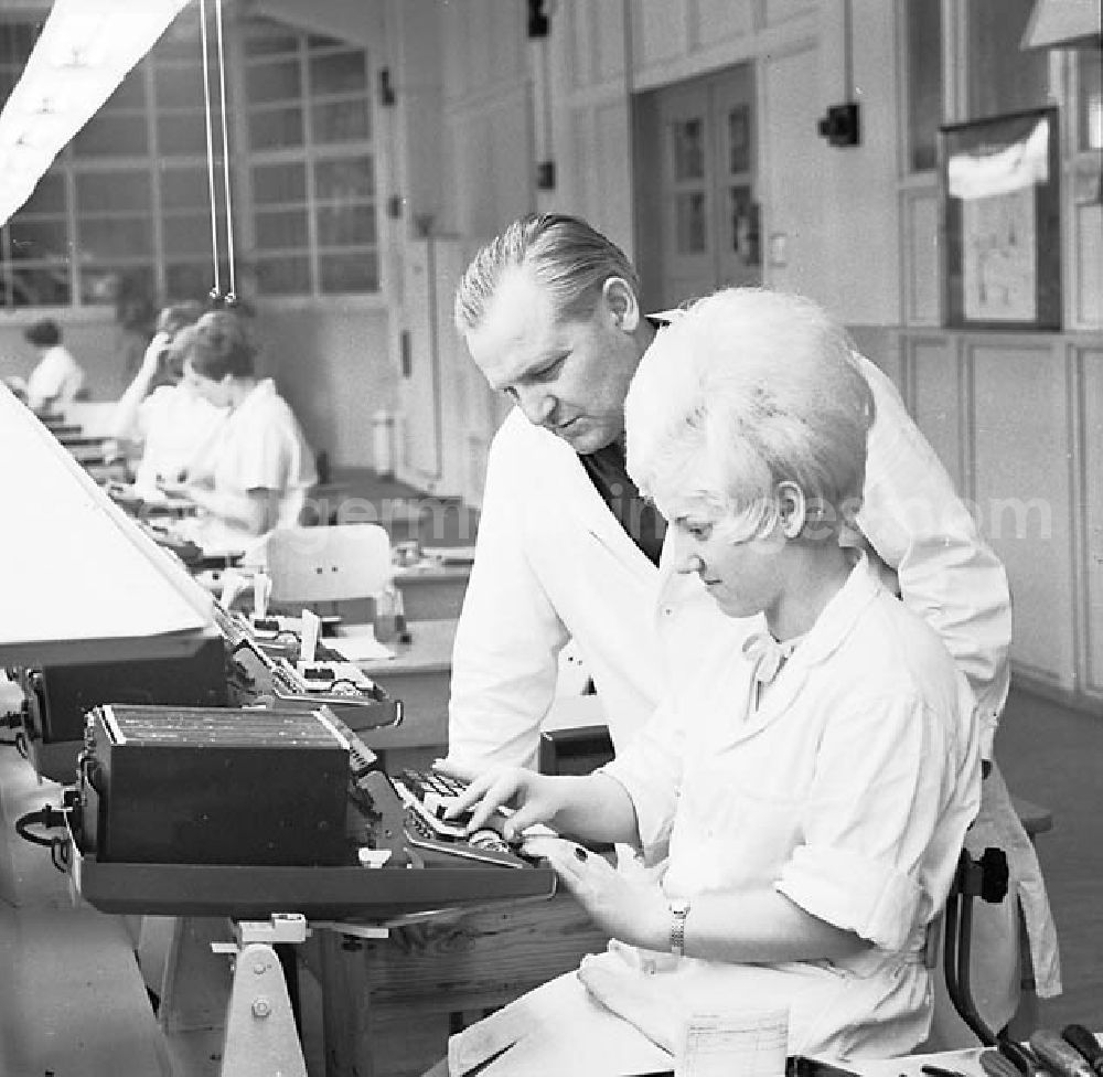 GDR image archive: Sömmerda/ Thüringen - 15.08.1967 VEB Büromaschinenwerk Kreis Sömmerda/ Thüringen Umschlagnr.: 1