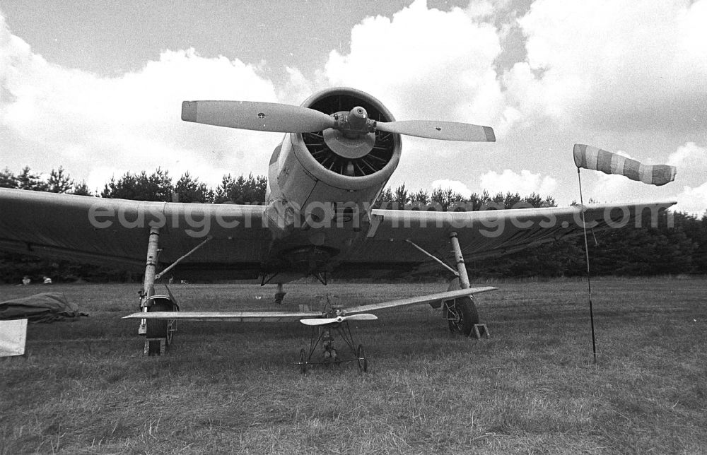 GDR image archive: Borkheide - Event and demonstration at the airfield festival on the 75th anniversary of the first German post flight in Borkheide in the state of Brandenburg in the area of the former GDR, German Democratic Republic