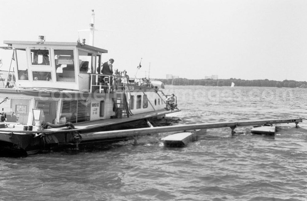 GDR photo archive: Berlin-Köpenick - Vermessungsschiff Domfelsen auf dem Müggelsee 24.