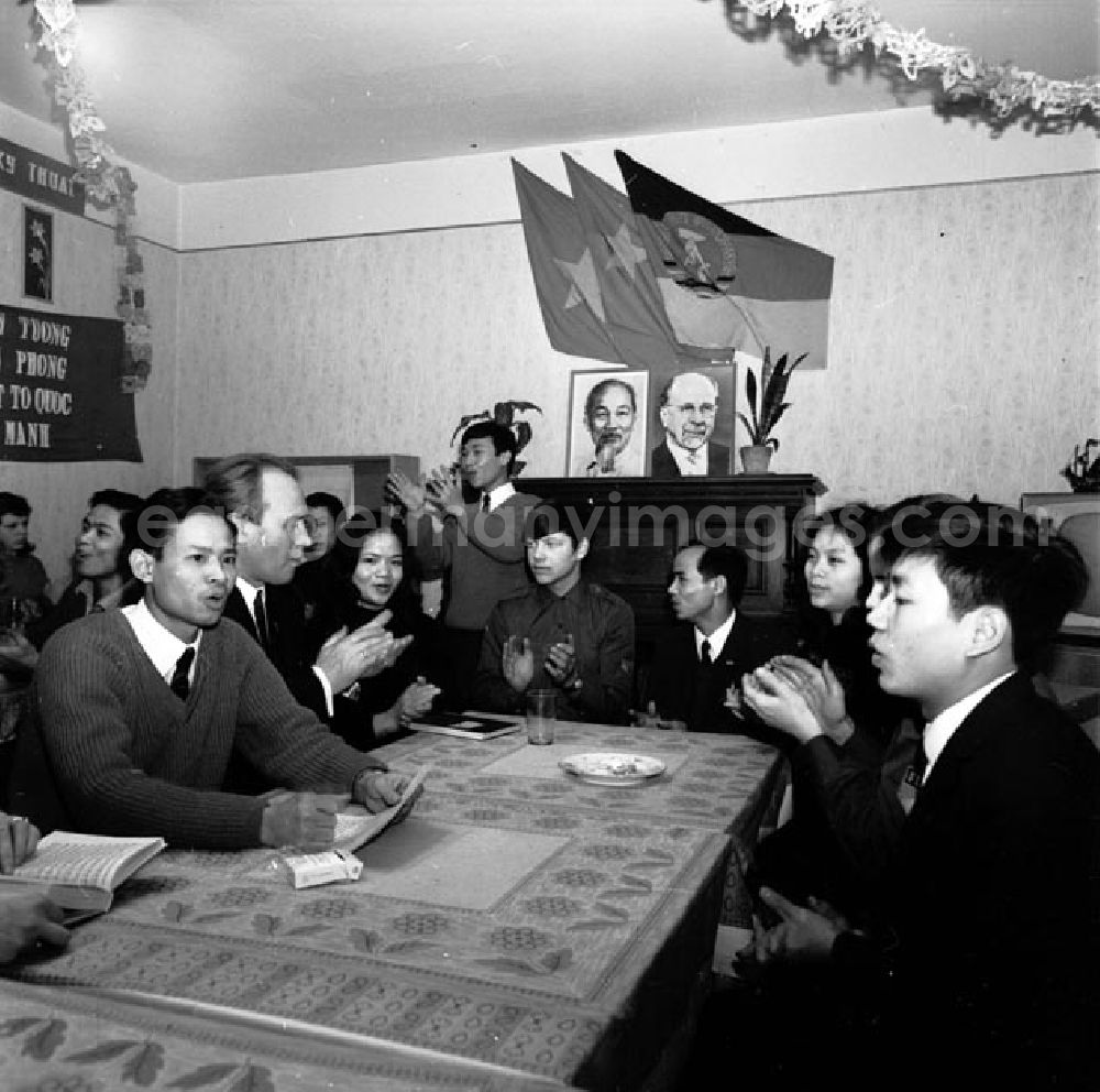GDR photo archive: Berlin - Dezember 1969 Kundgebungen und Feiern mit vietnamesichen Praktikanten in Berlin-Karlshorst
