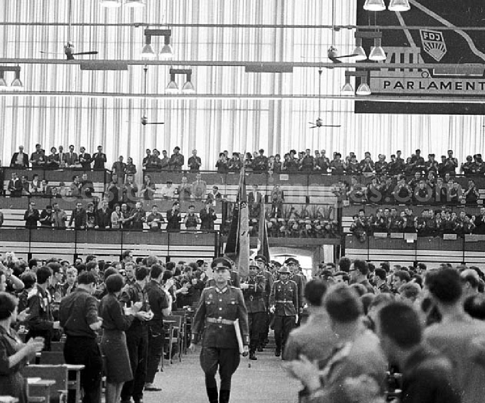 Chemnitz (Sachsen): 1967 VIII. Parlament der Freien Deutschen Jugend (FDJ) in Karl-Marx-Stadt, heute Chemnitz (Sachsen)