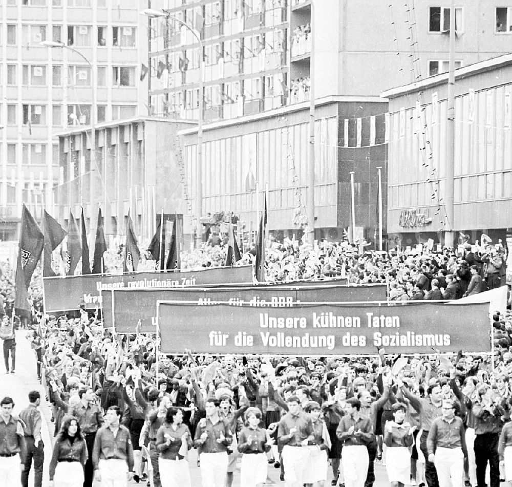 GDR photo archive: Chemnitz (Sachsen) - 1967 VIII. Parlament der Freien Deutschen Jugend (FDJ) in Karl-Marx-Stadt, heute Chemnitz (Sachsen)