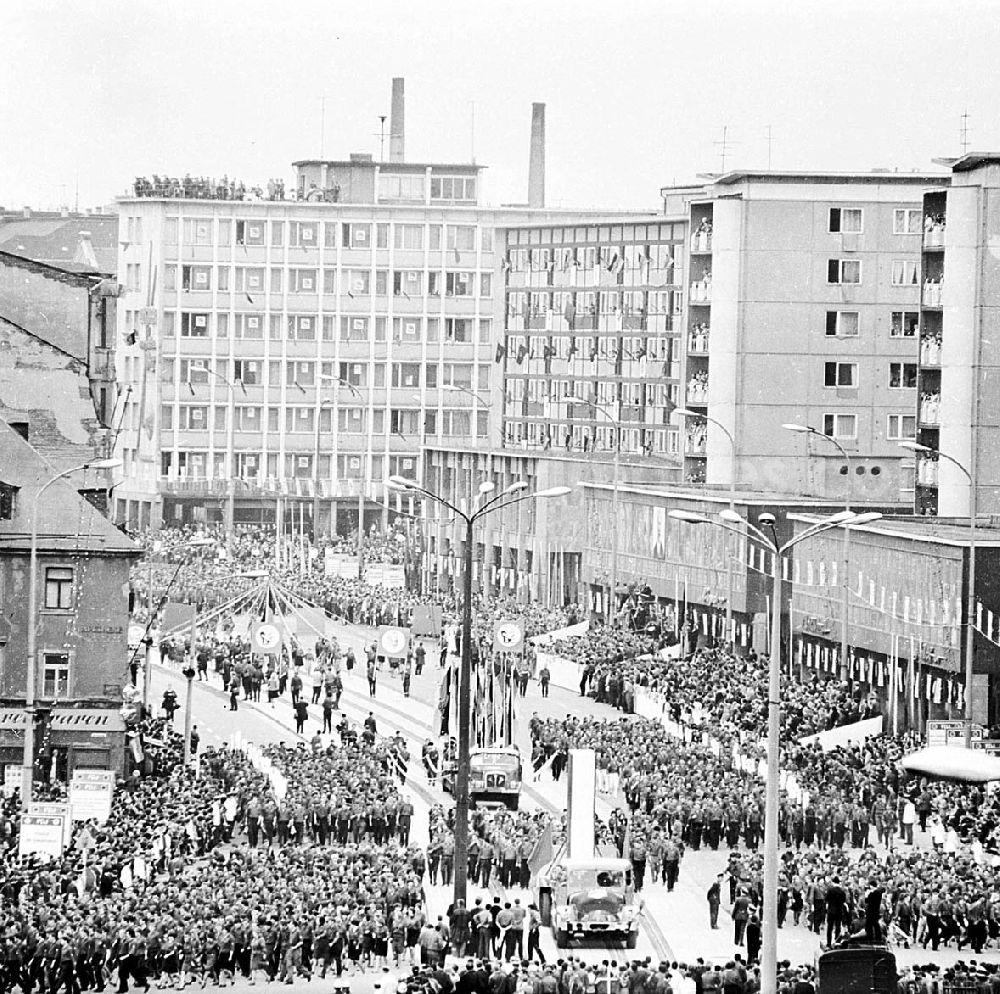 GDR picture archive: Chemnitz (Sachsen) - 1967 VIII. Parlament der Freien Deutschen Jugend (FDJ) in Karl-Marx-Stadt, heute Chemnitz (Sachsen)
